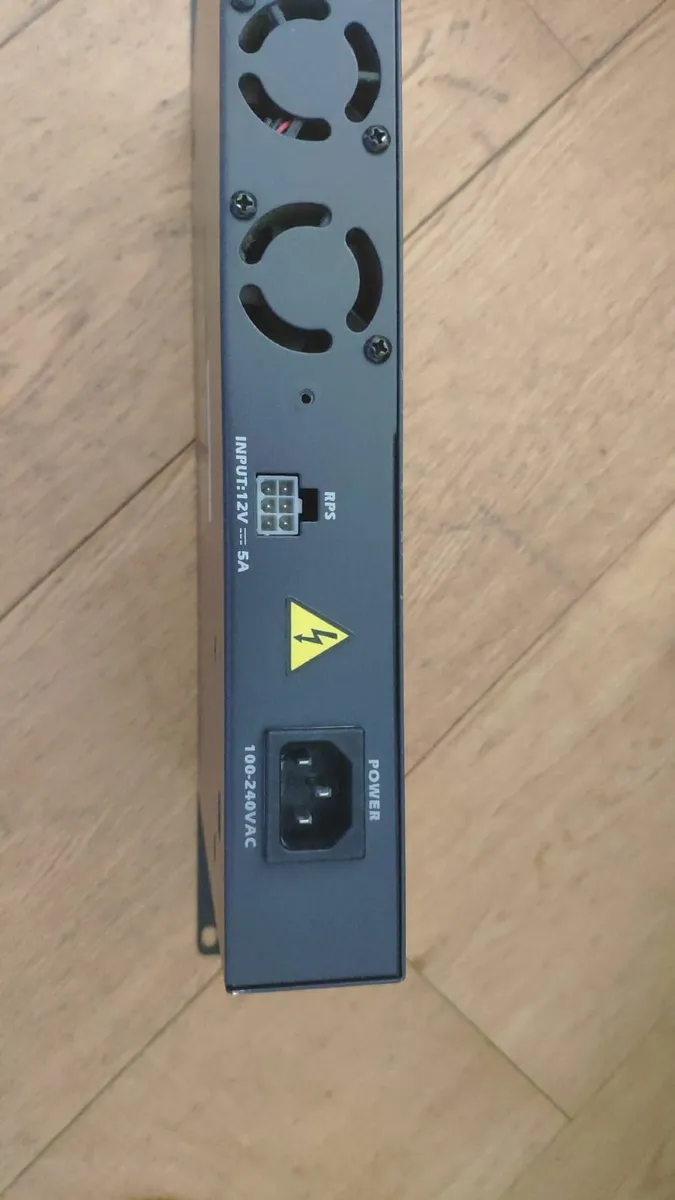 Dell PowerConnect 2124 - 24 Port Switch - Image 2