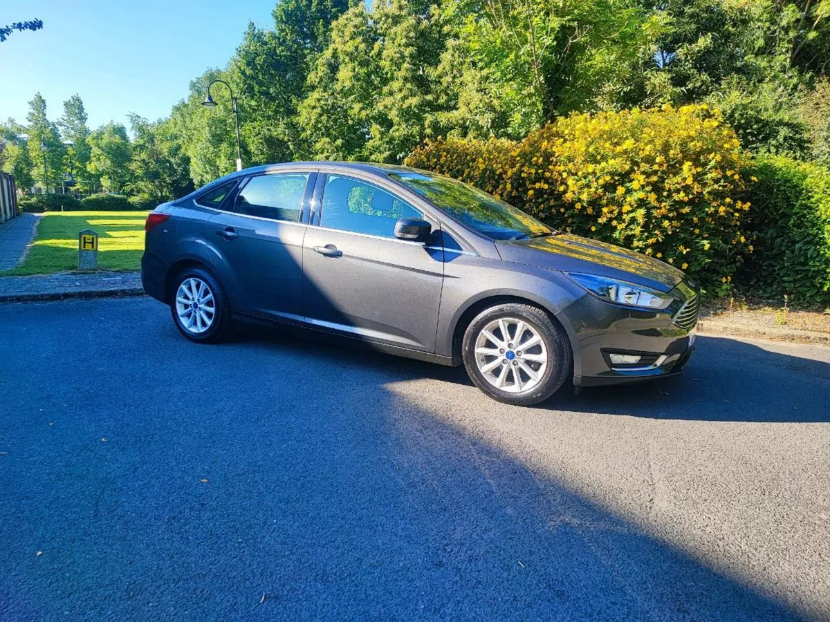 2016 ford focus  only 31000 km - Image 2