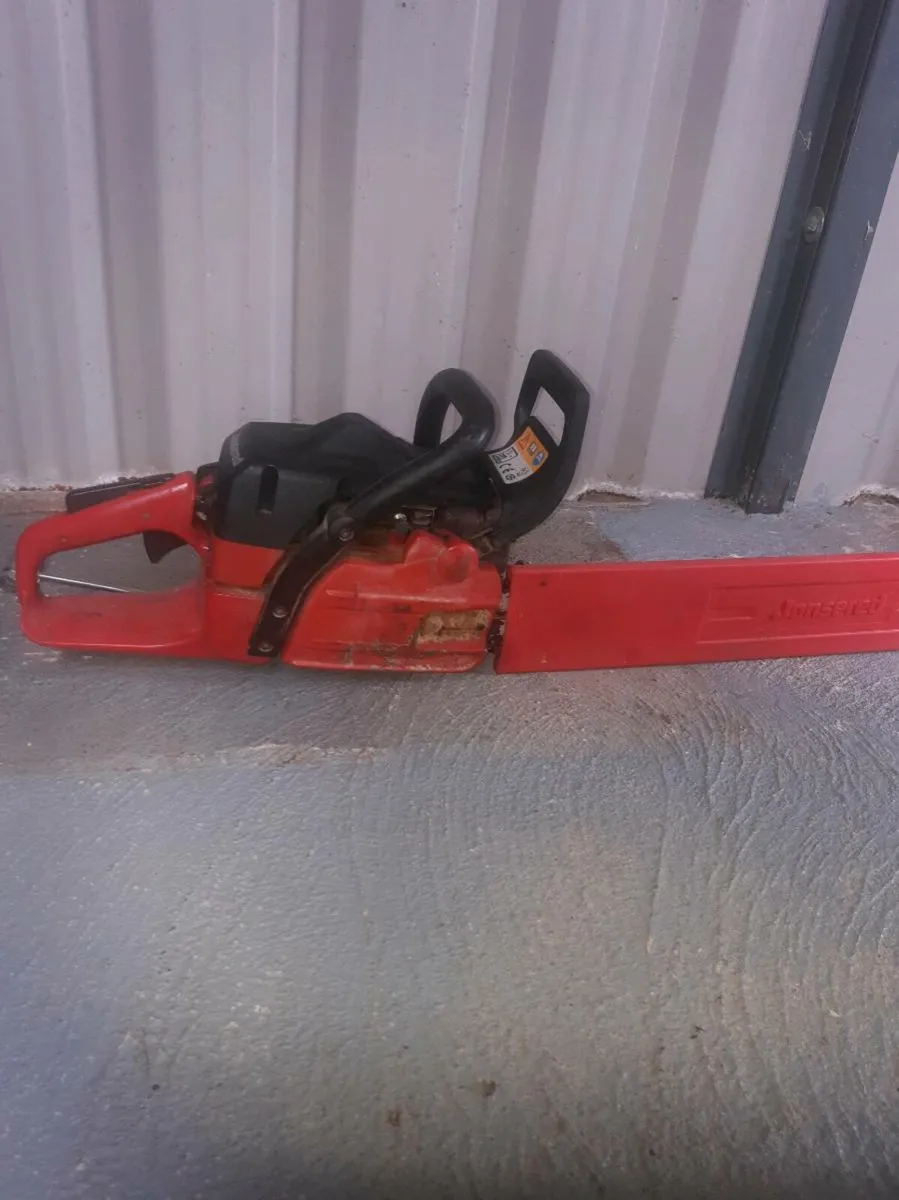 Chain saw - Image 1