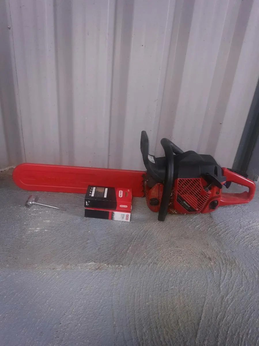 Chain saw - Image 3