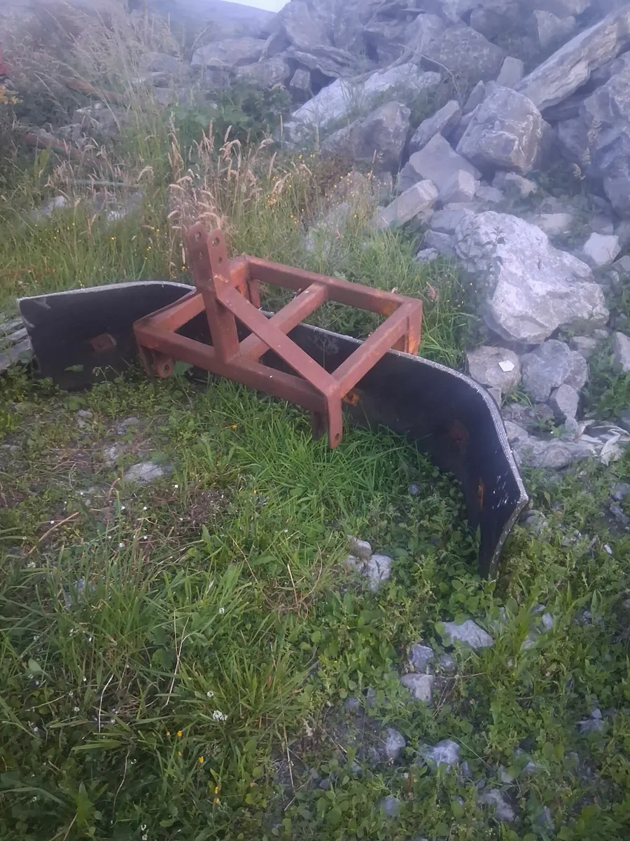 Yard scraper