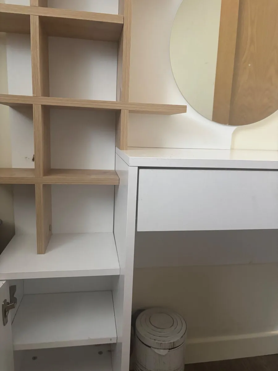 Desk with mirror and drawers - Image 2