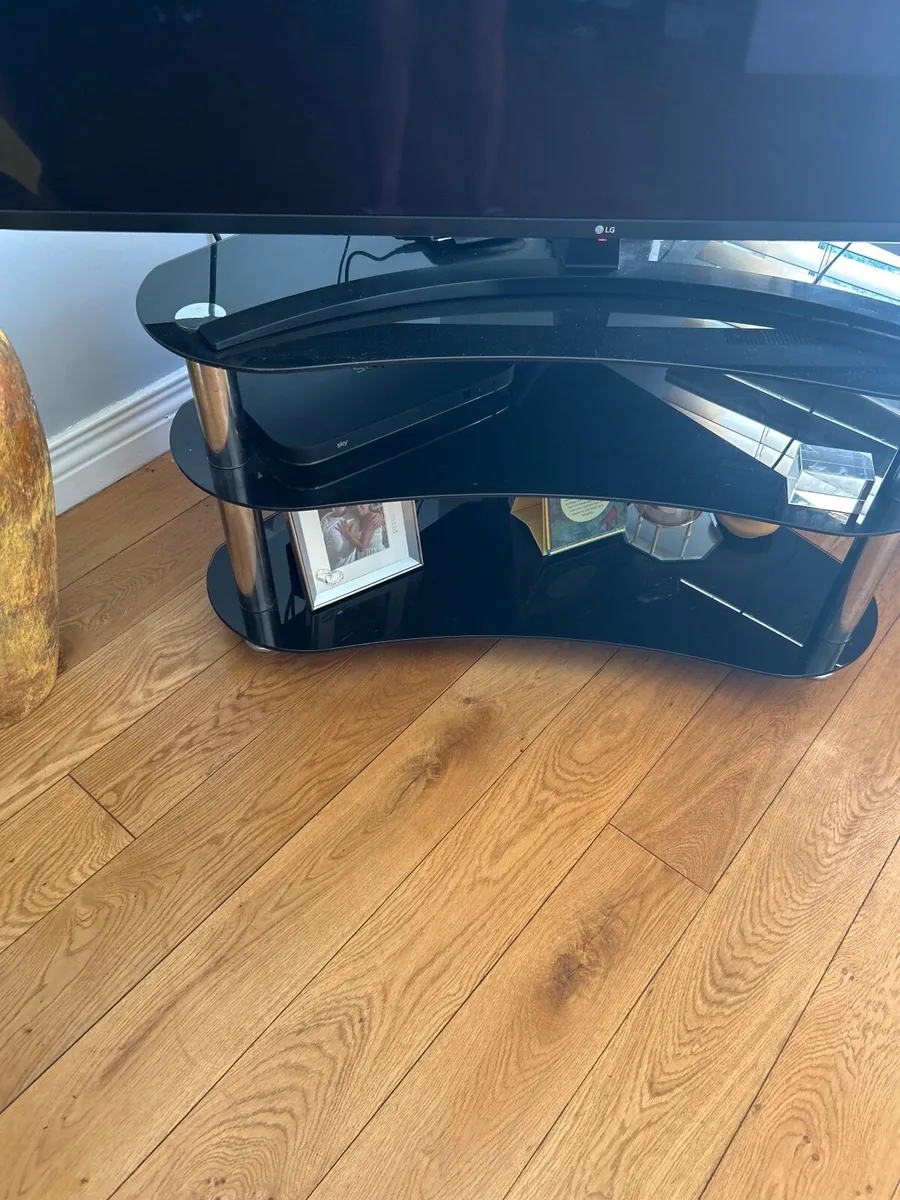 Tv stand