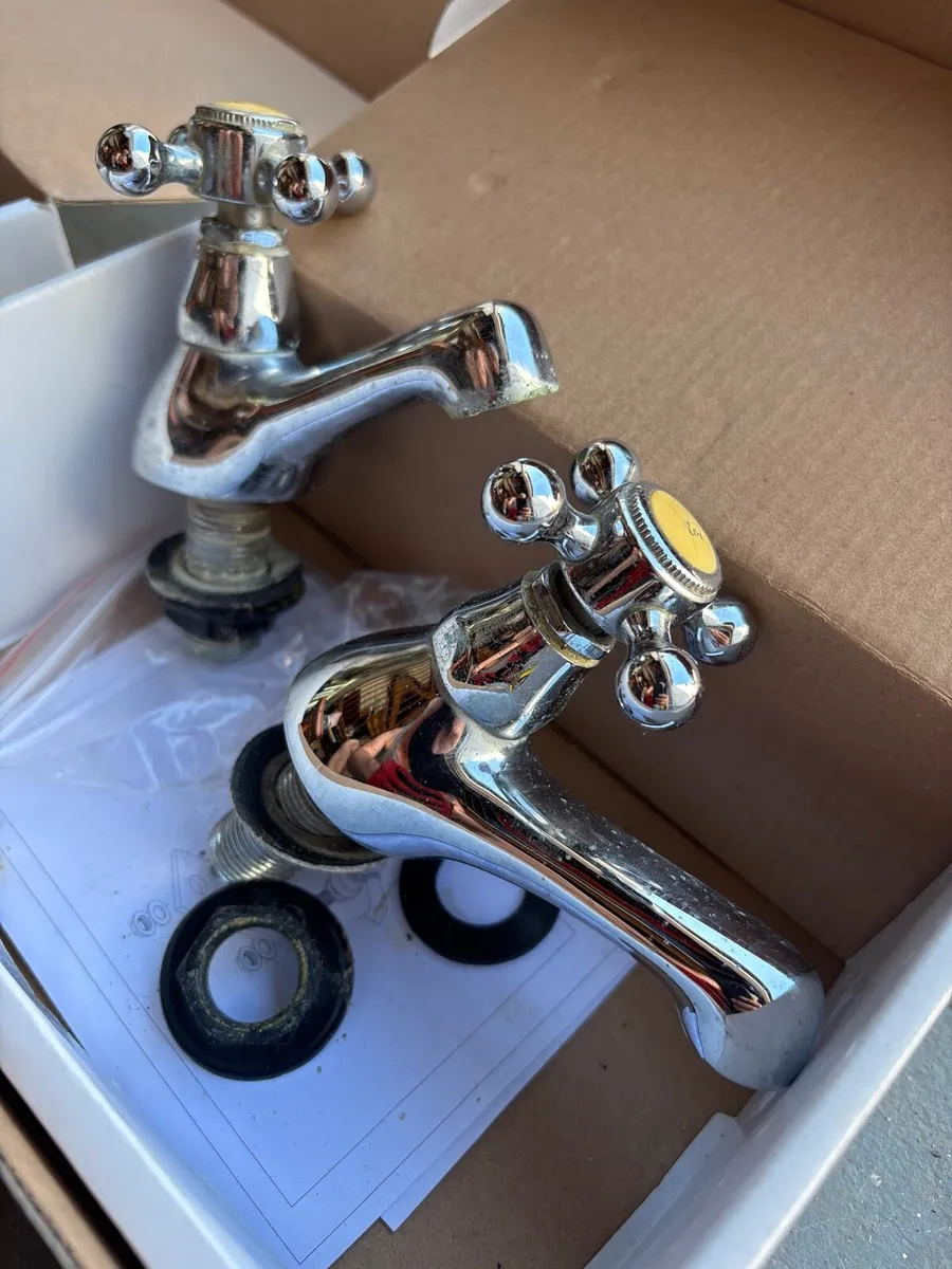 2 x sets of bathroom Taps - Image 2