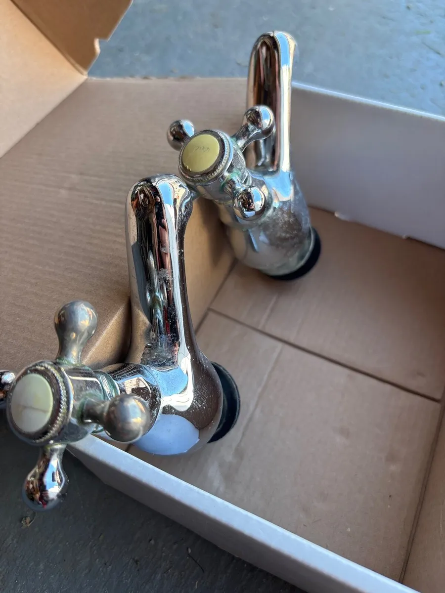 2 x sets of bathroom Taps - Image 3
