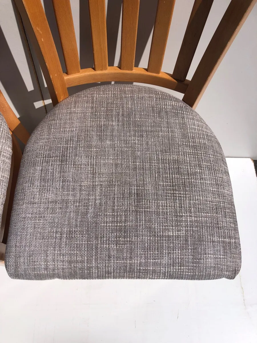 Four chairs - Image 4
