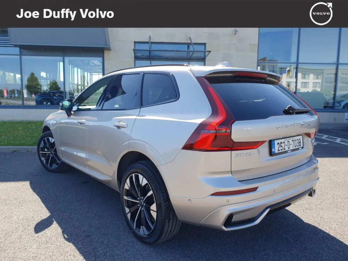 Volvo XC60 T6 AWD Plus Dark - Image 3