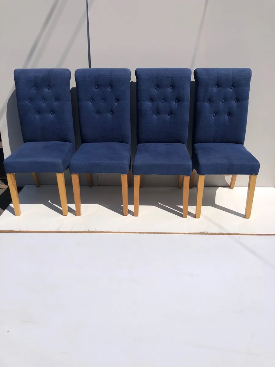 Four chairs - Image 2