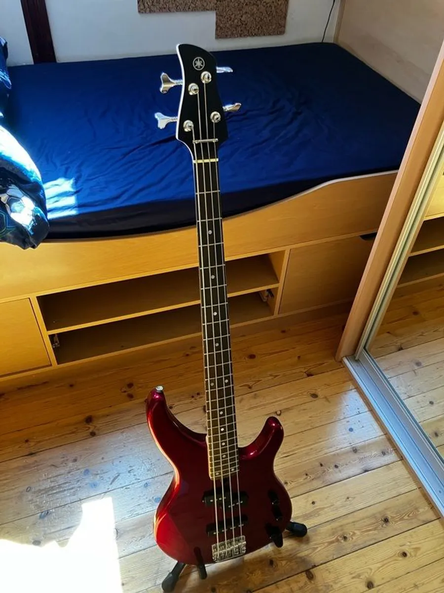 Bass Guitar - Image 4