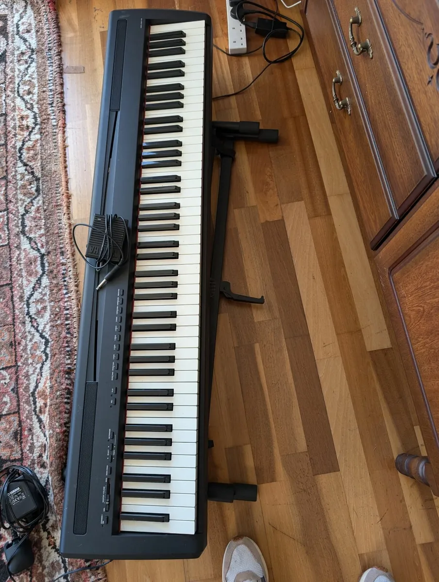 P-85 Yamaha Digital Piano with stand - Image 4