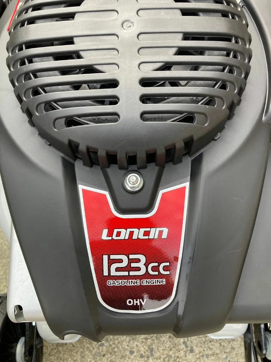16" Petrol lawnmower - new. - Image 2