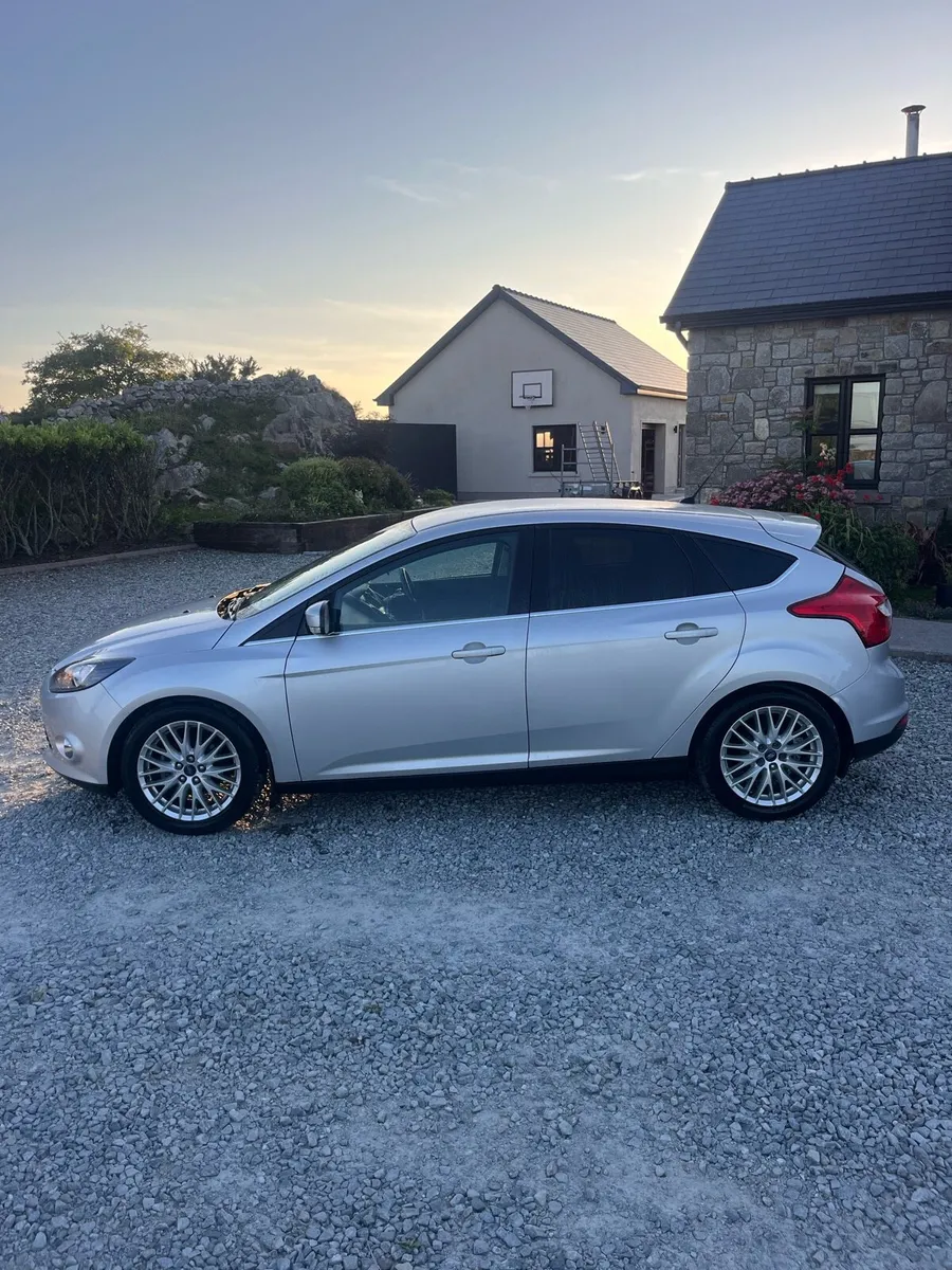 Ford Focus 2015 - Image 2