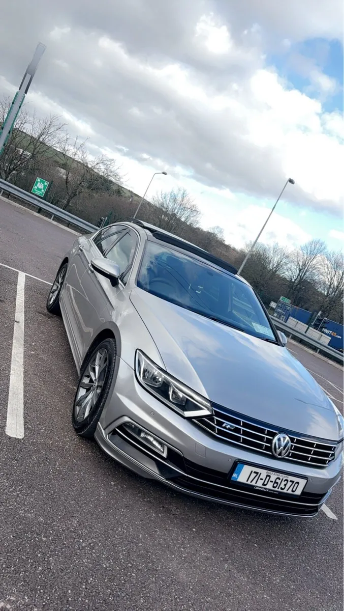 2017 rline Passat - Image 2