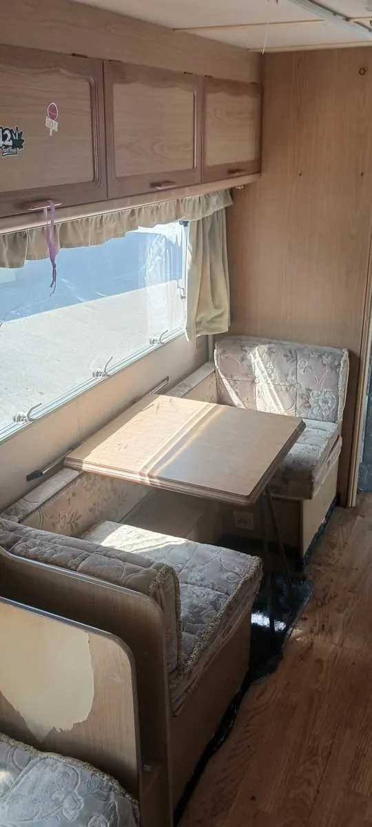 Caravans - Image 4