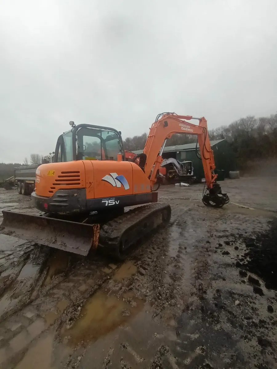 Doosan 75 digger - Image 1