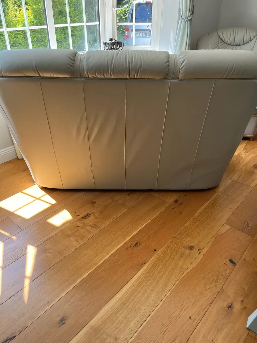 Suite of furniture - Image 2