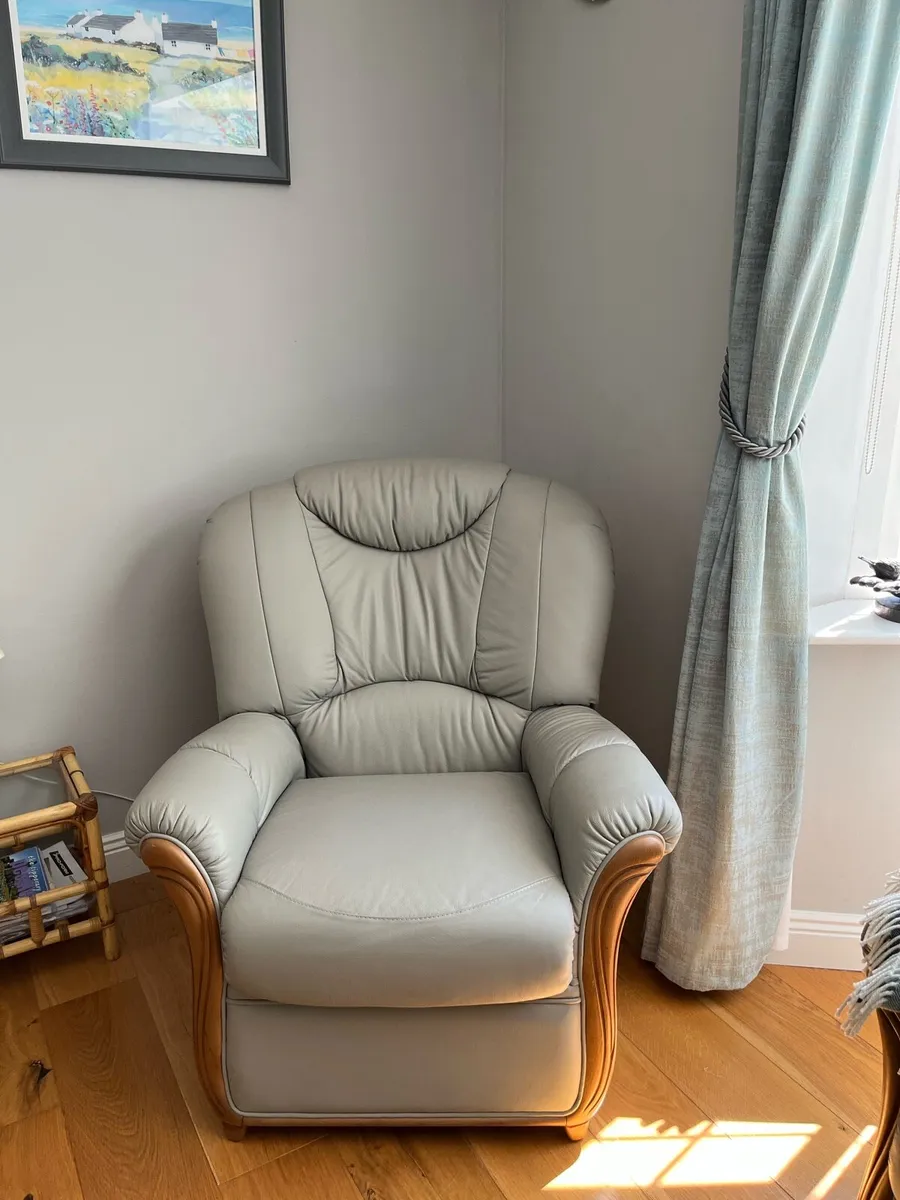 Suite of furniture - Image 3