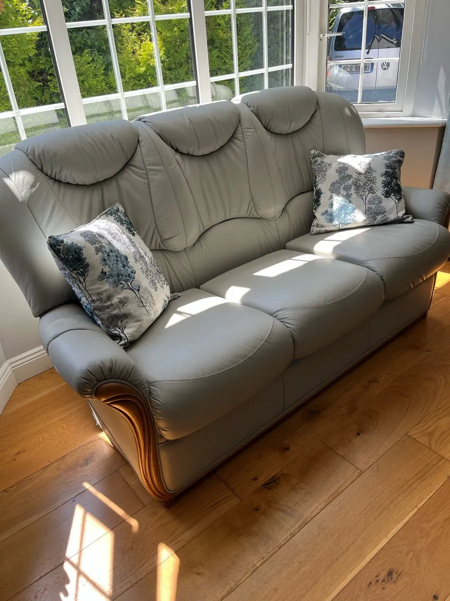 Suite of furniture - Image 4