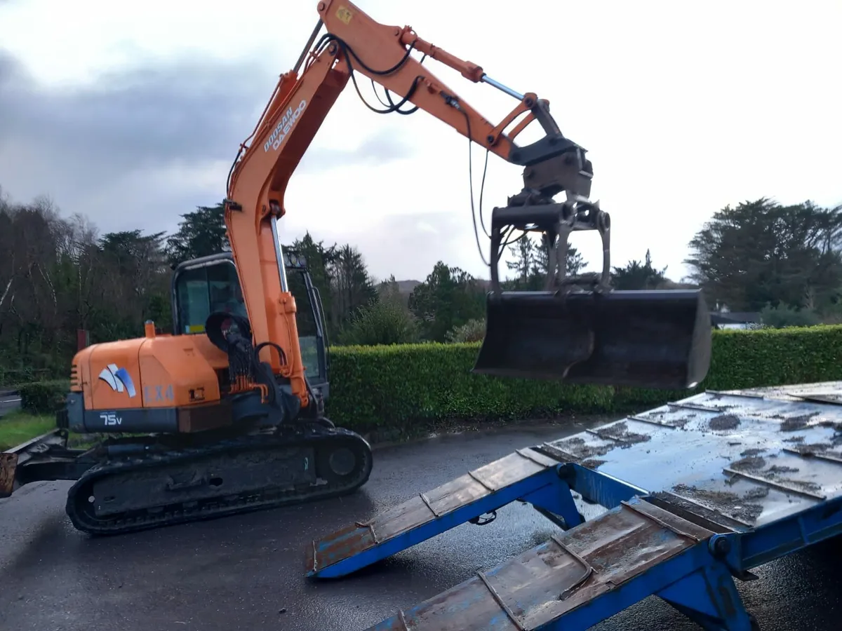 Doosan 75 digger - Image 4