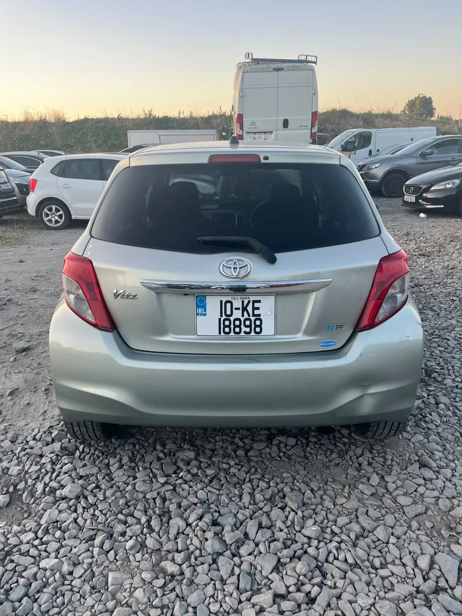 10 Toyota vits auto - Image 4