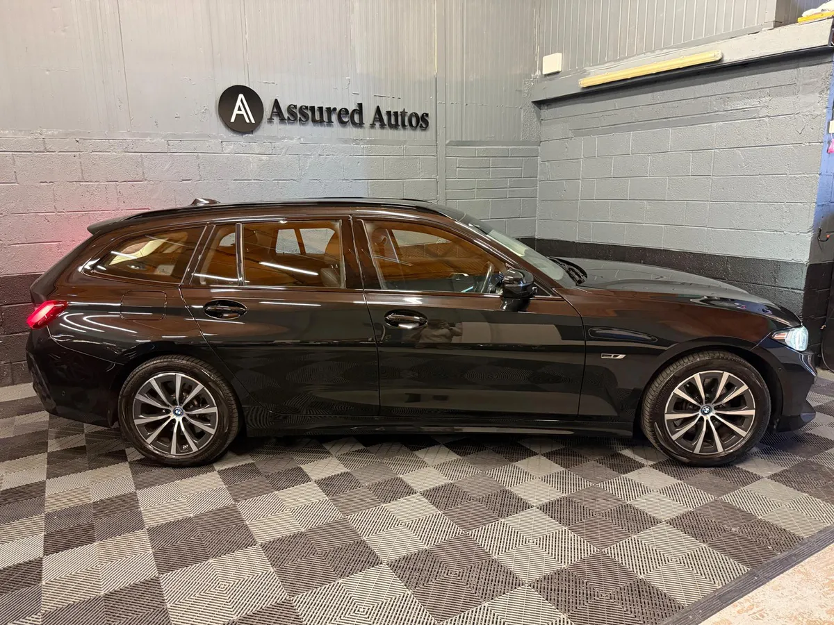 BMW 330e Sport Estate LCi - Image 3