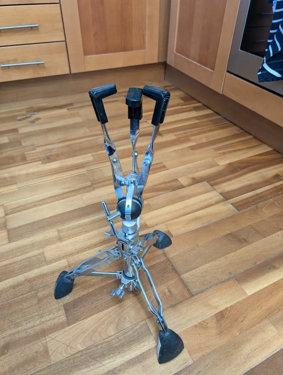 Drums stand - Image 1