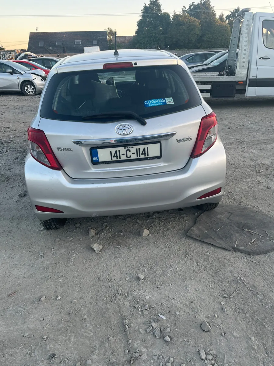 14 Yaris 1.0 petrol - Image 4