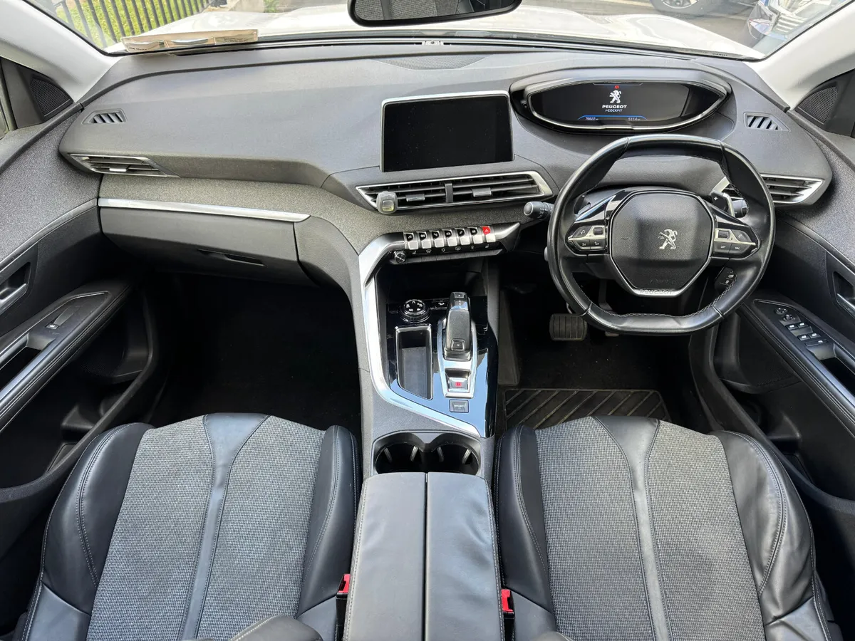 Peugeot 5008 1.2 ALLURE AUTOMATIC 7 SEATER - Image 2
