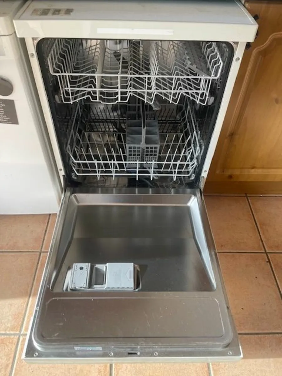 Dishwasher - Image 3