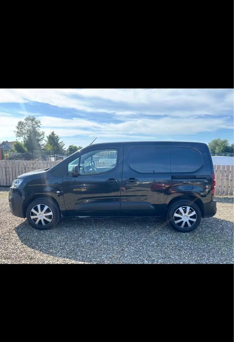2020 Citreon berlingo enterprise 1.6 hdi - Image 4