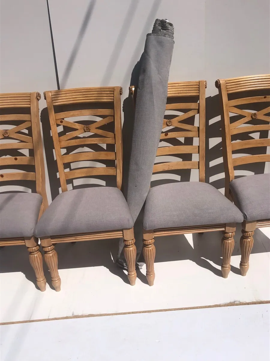 Four chairs - Image 1