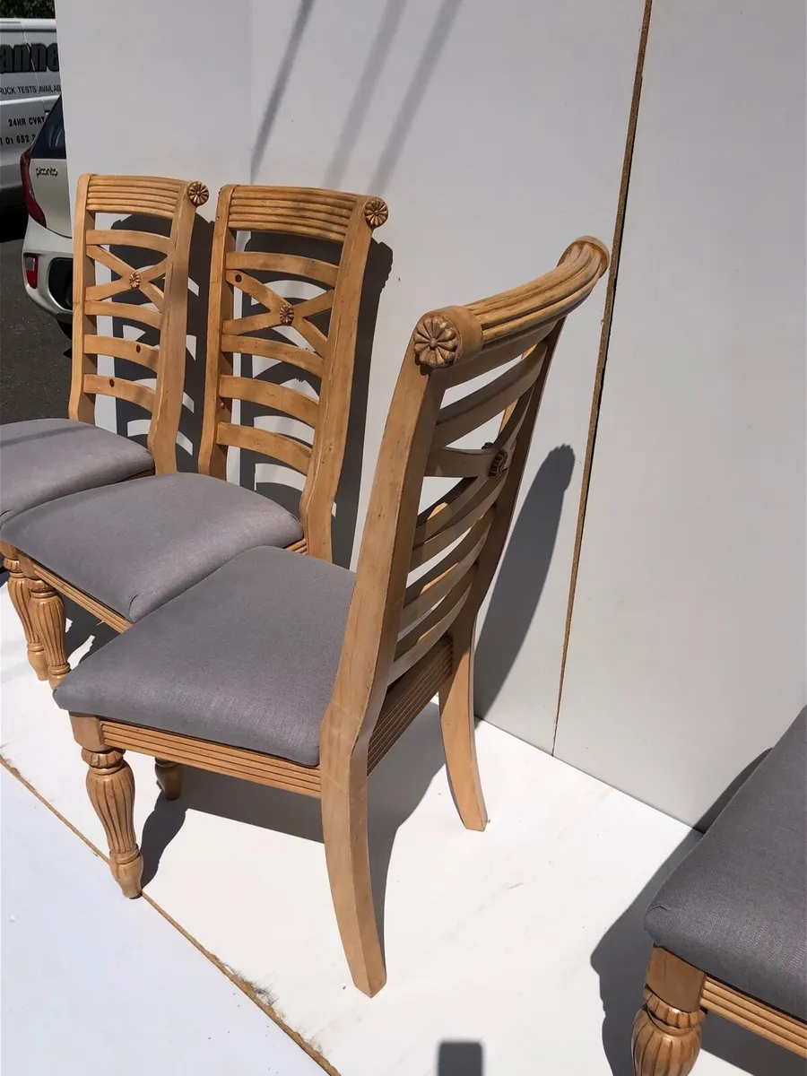 Four chairs - Image 2