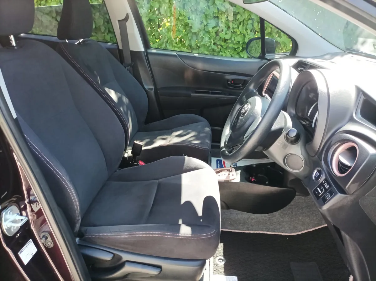 Immaculate Low Mileage Toyota Yaris 1.3 Auto 2014 - Image 2