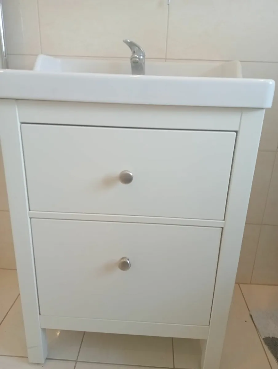 Bathroom vanity unit and sink - Image 3