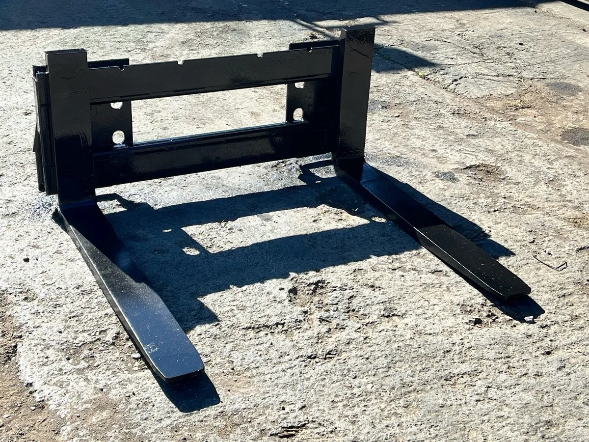 Bobcat pallet forks - Image 1