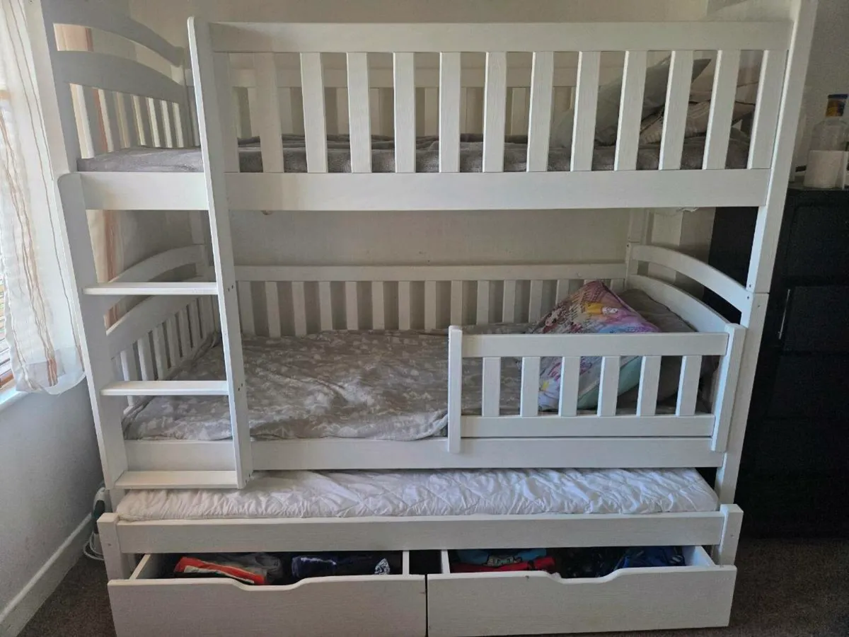 Triple bunk bed - Image 2