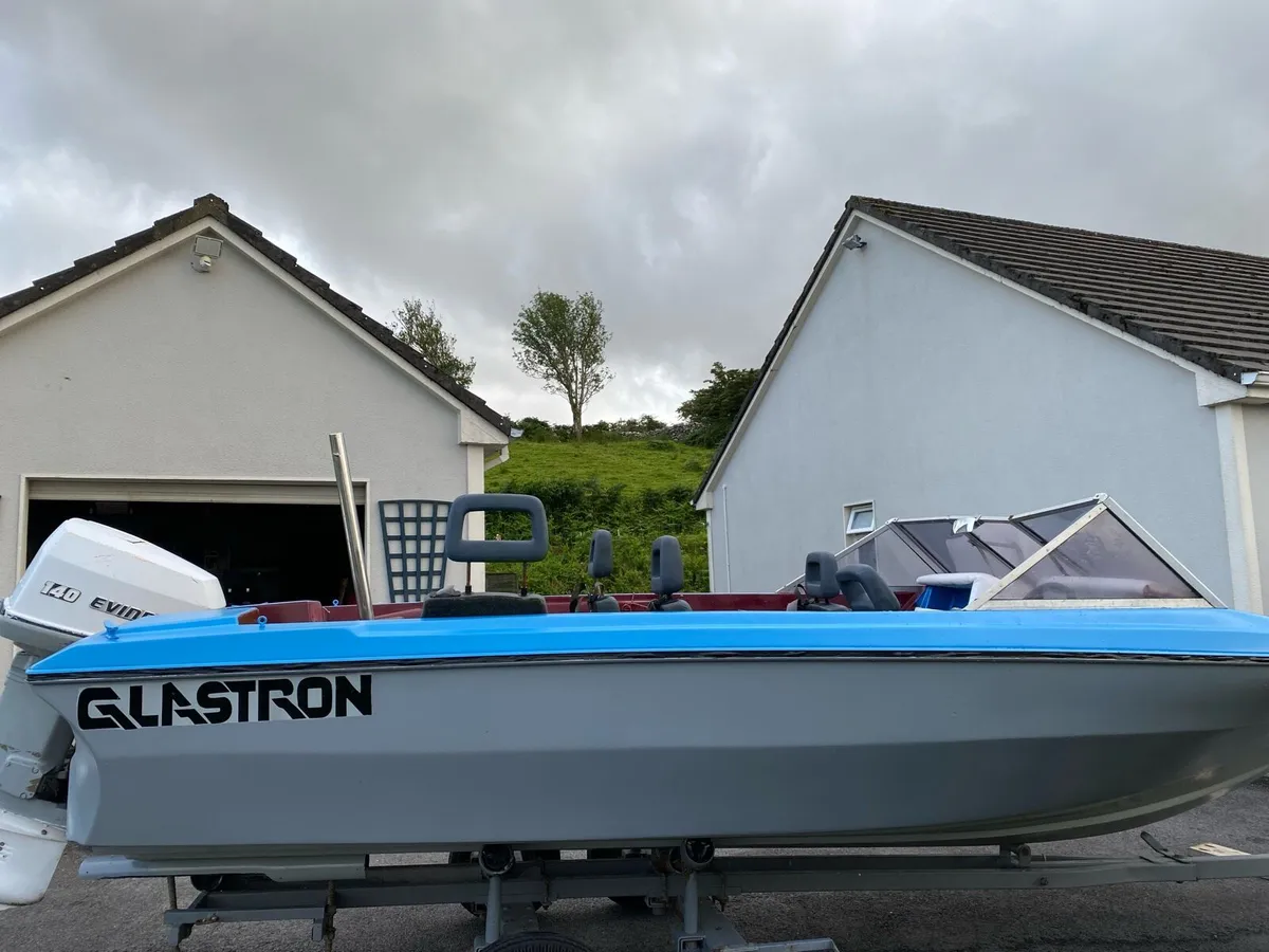 Speed boat - Image 3