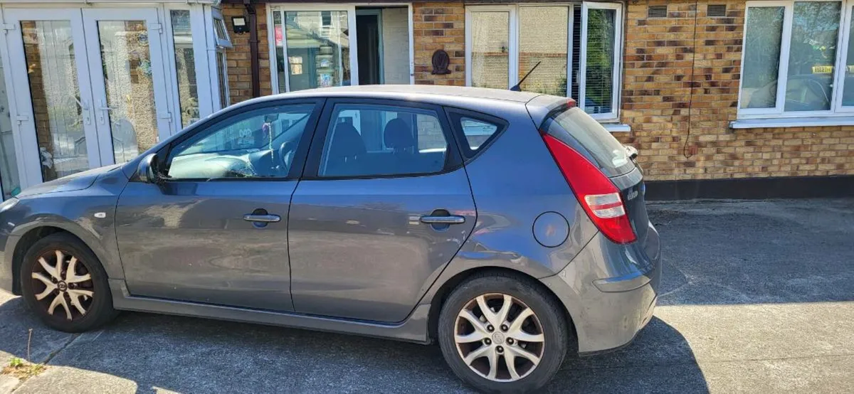 Car - Image 1