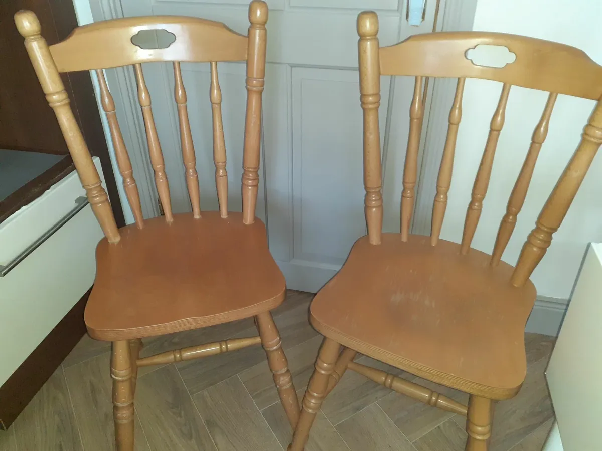 Castlemaine Set of 2 sturdy strong kitchen chairs - Image 1
