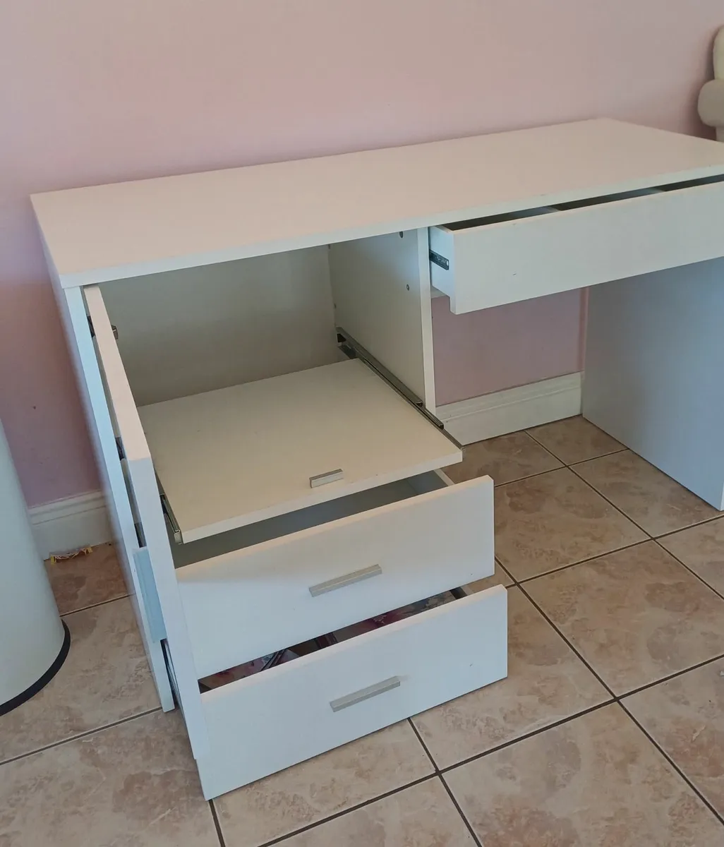 Makeup desk - Image 3