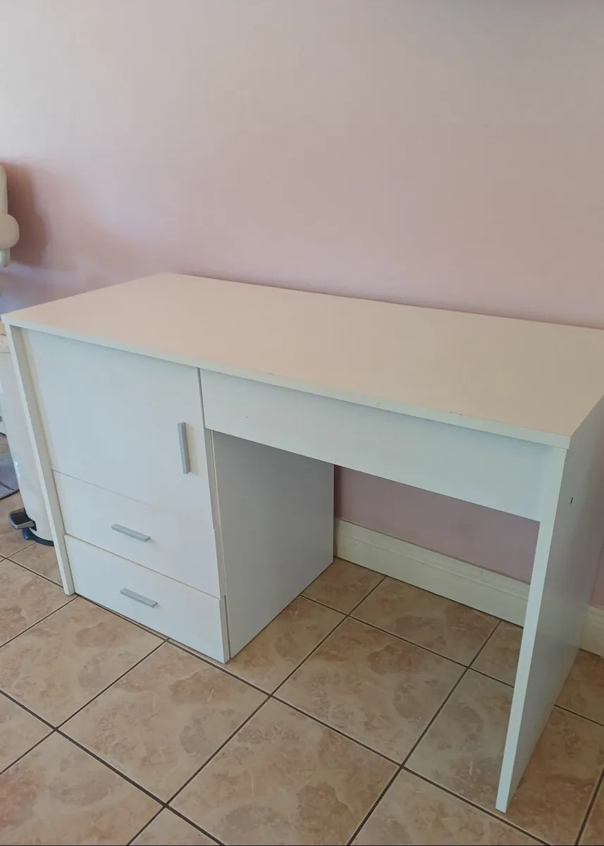 Makeup desk - Image 4