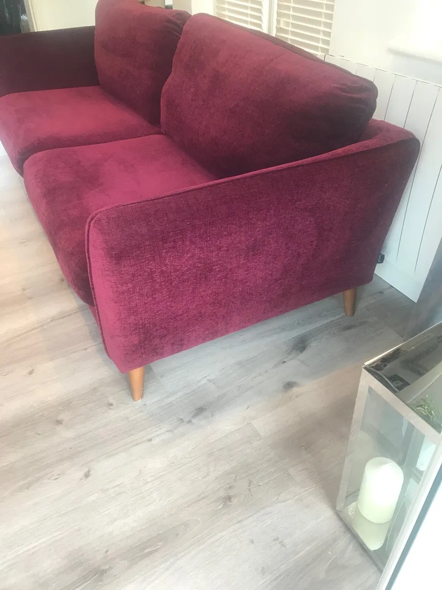 Stunning 3 seater couch - Image 2