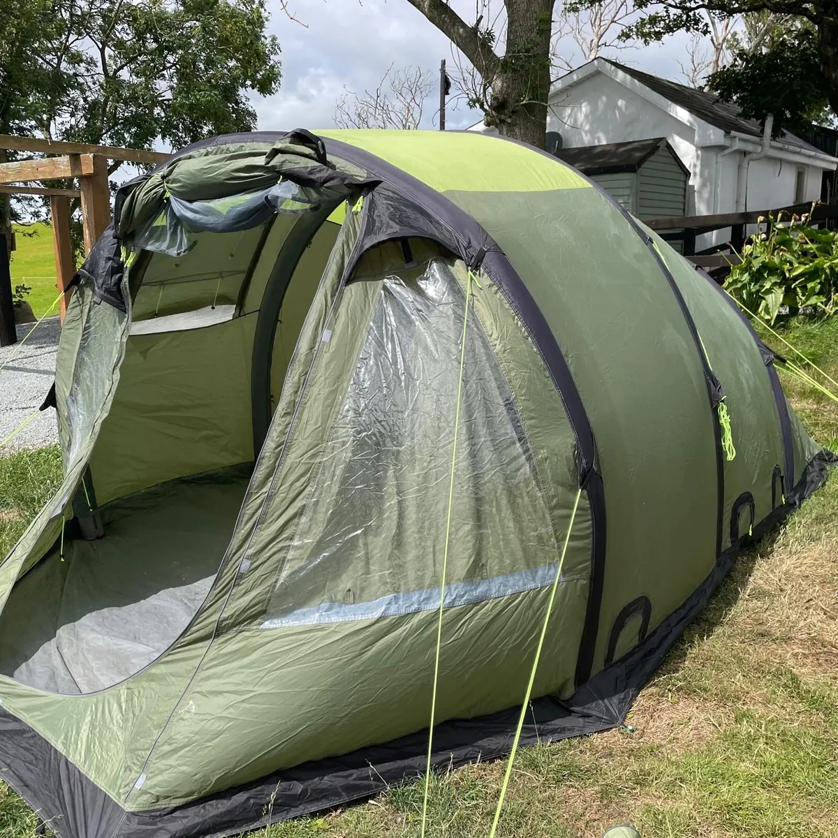 4 Person Air Tent - Image 1