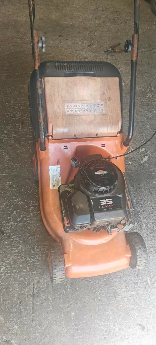 Push lawnmower - Image 1