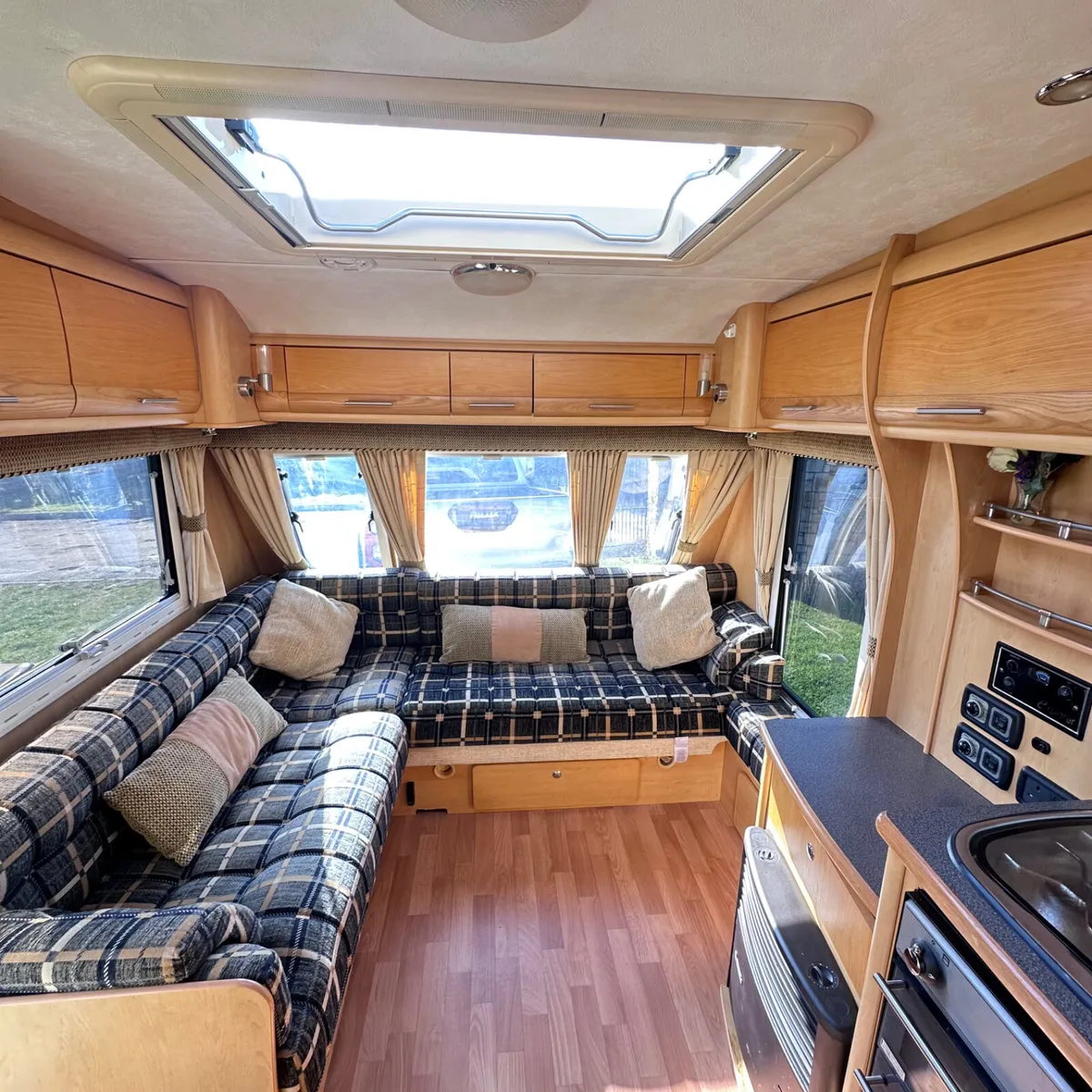 ✨ELDDIS CRUSADER 4 BERTH FIXED SINGLE BEDS✨ - Image 4