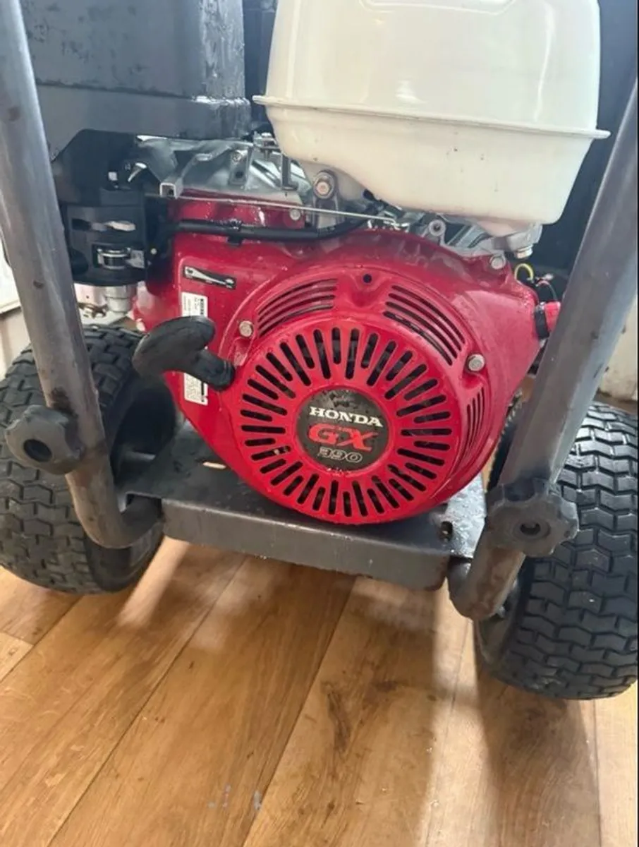Honda GX390 pressure washer - Image 1