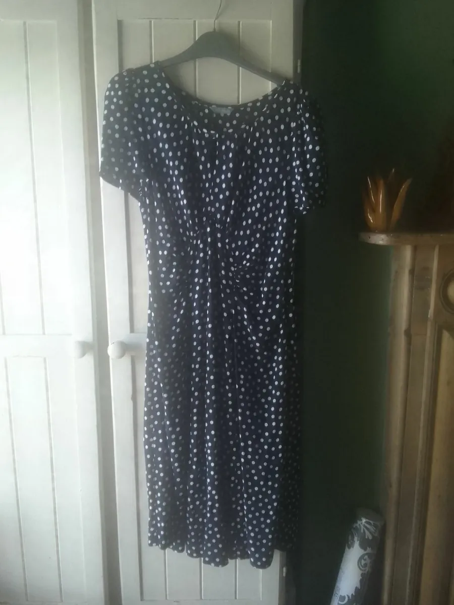 VINTAGE M&S NAVY POLKA DOT MIDI TEA DRESS 14 - Image 1