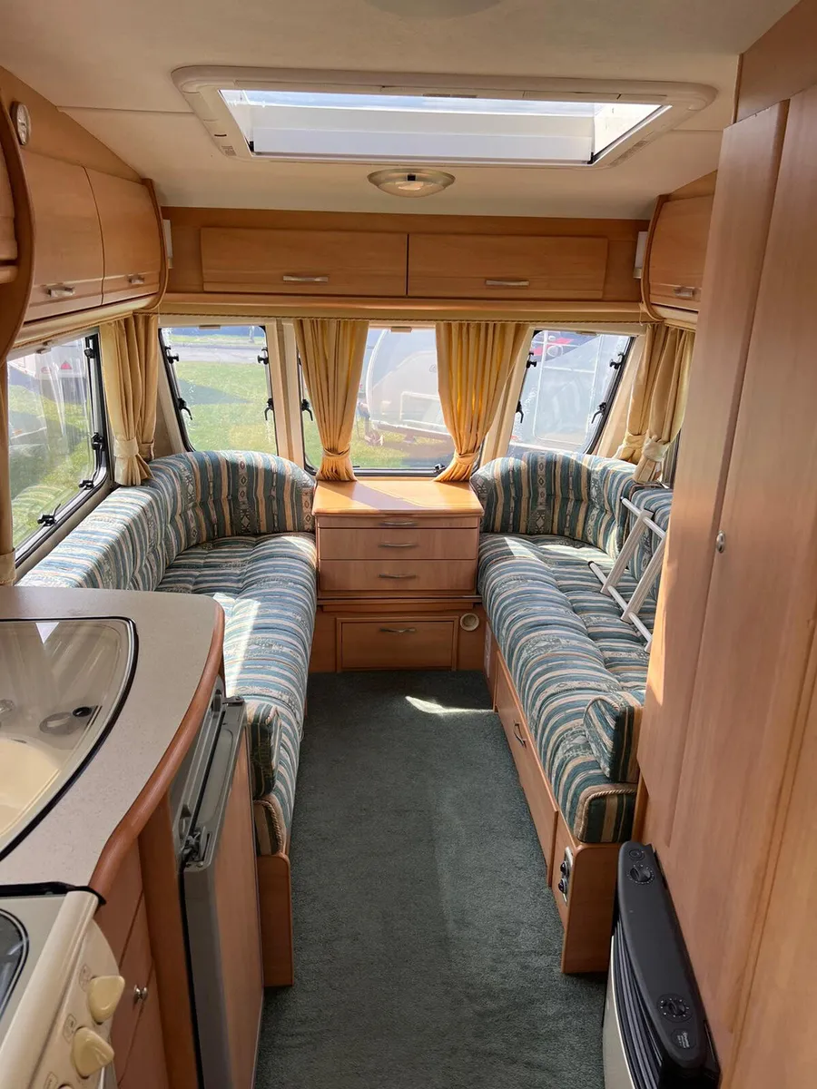 ✨STUNNING SWIFT BLAKEMERE 5 BERTH✨ - Image 3