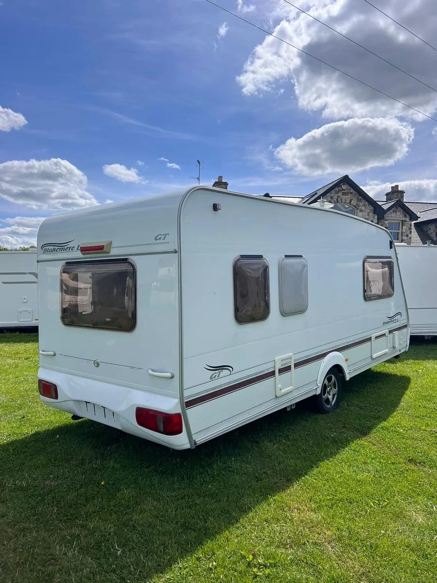 ✨STUNNING SWIFT BLAKEMERE 5 BERTH✨ - Image 2
