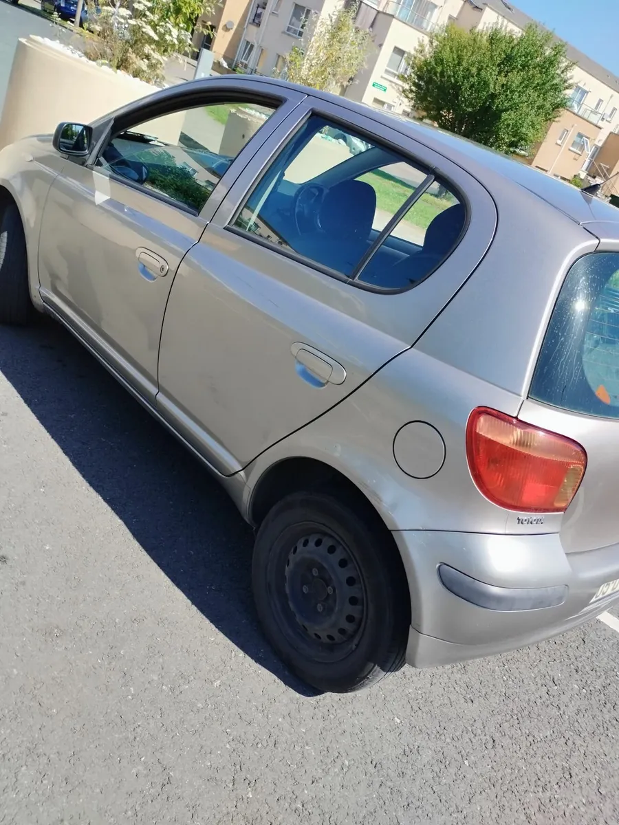 Toyota Yaris 2005 - Image 3